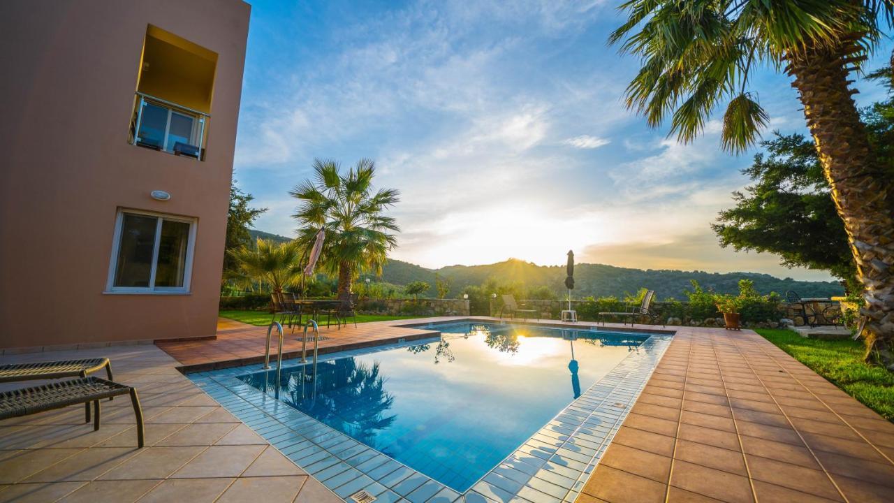 Meliades Villas Agia Marina المظهر الخارجي الصورة